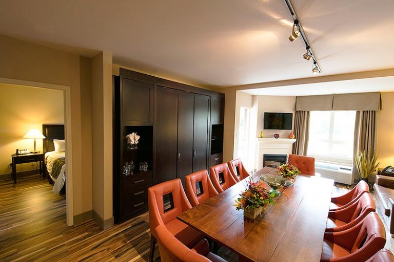 Tantalus Suite At Executive Suites Squamish Hotel Executive Suites 